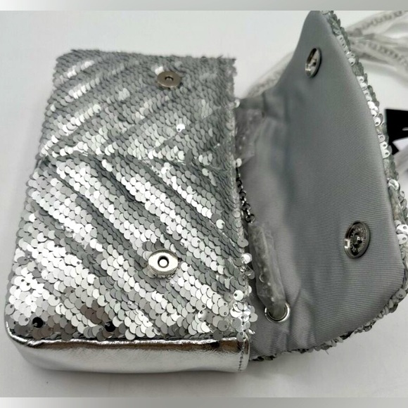 Nicole Miller Silver Sequin Shoulder / Clutch / Crossbody Bag - NWT - Picture 4 of 8